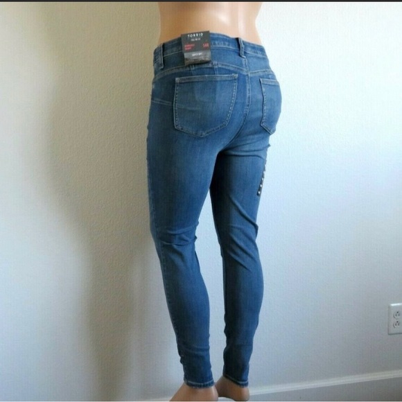 TORRID Jeans Women TUMMY CONTROL Bombshell Skinny Super Soft Plus Size 14R NWT - Picture 3 of 4